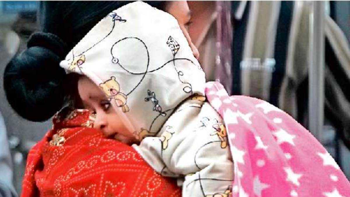 MP Weather Update: भोपाल और इंदौर में नवंबर की शुरुआत में ही शीतलहर, अभी तीन दिनों तक और बढ़ेगी ठिठुरन