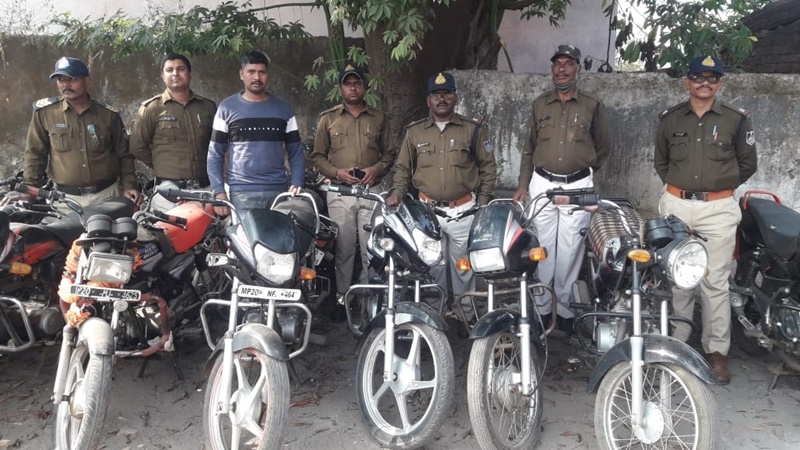 जबलपुर से मंडला तक घूम-घूमकर वाहन चोरी, 12 मोटरसाइकिलें जब्त