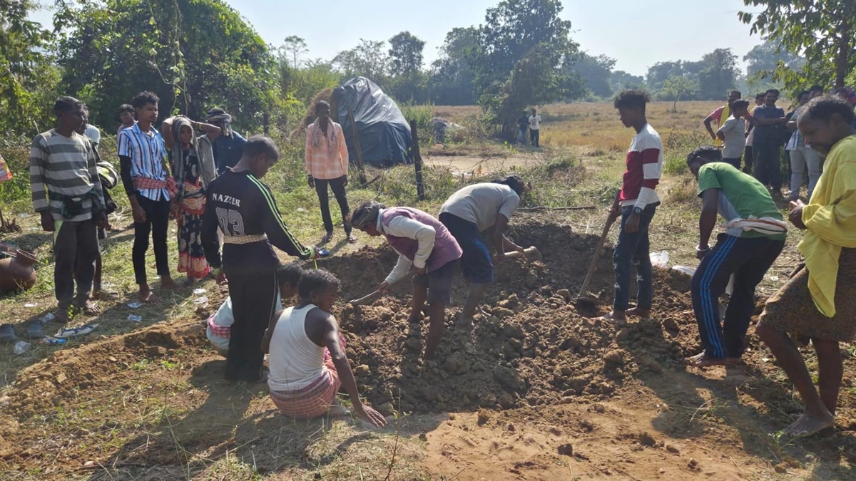 Sukma: जमीन विवाद में महिला का सिर कलम, बिना सिर के दफनाया शव, दो गुटों में विवाद