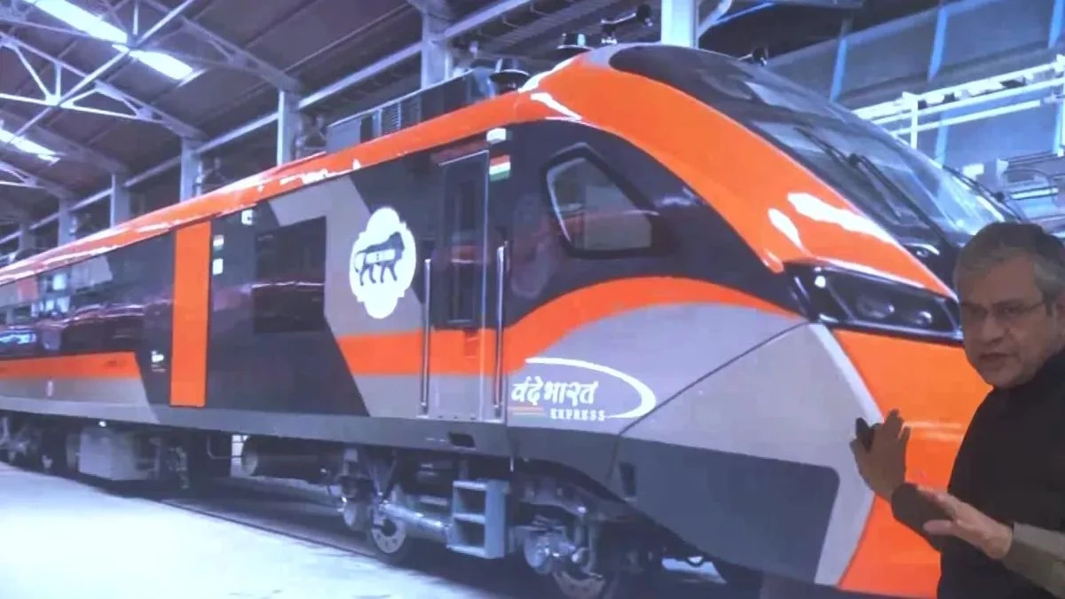 17 जनवरी से ट्रैक पर दौड़ेगी पहली वंदे भारत स्लीपर ट्रेन, पीएम मोदी करेंगे उद्घाटन, 6 नई अमृत भारत एक्सप्रेस की भी लॉन्चिंग