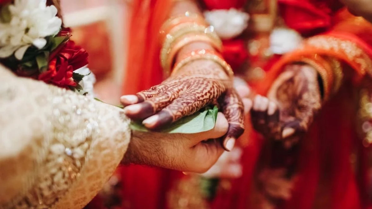 रायपुर में एक ही गोत्र में शादी की मिली मिली थी 'सजा', 2 साल तक घुट-घुट कर जीने को मजबूर था परिवार, ऐसे मिला सम्मान