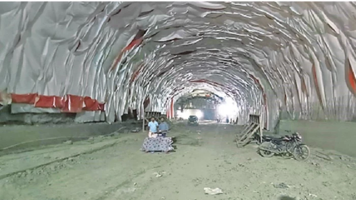 इंदौर-खंडवा हाईवे निर्माण में देरी, तीनों टनल अधूरी; अब 2027 में शुरू होगा सफर