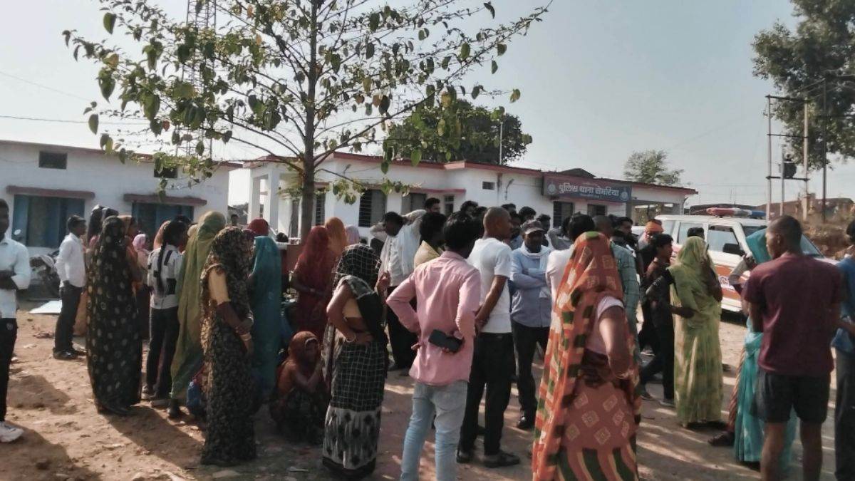 बेटी के जन्मदिन चॉकलेट बांट रहा था ट्रक ड्राइवर, बच्चा चोर समझकर सीधी में लोगों ने बुलाई पुलिस