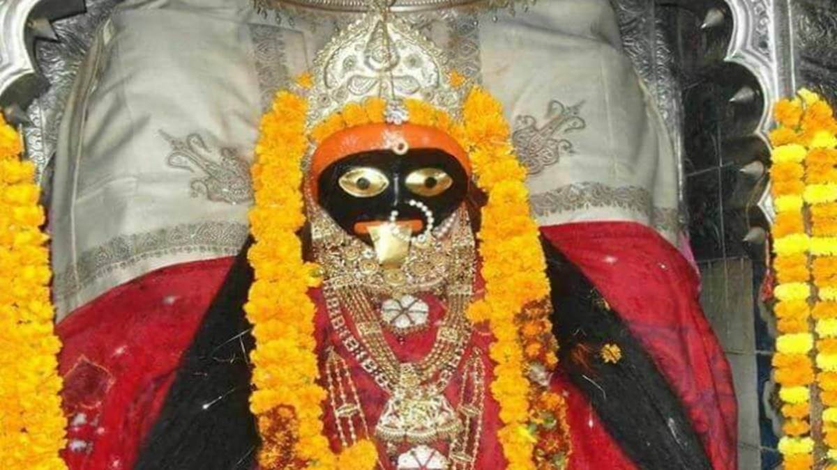 Chaitra Navratri 2024 : चैत्र नवरात्रि पर रीवा के रानी तालाब मंदिर में उमड़ी भक्तों की आस्था
