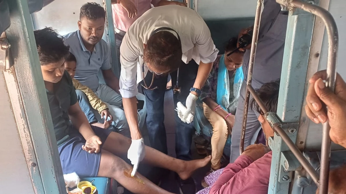 चप्‍पल नीचे गिरी तो लड़के ने चलती ट्रेन से लगा दी छलांग, यात्रियों ने की चैन पुलिंग