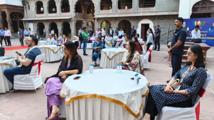 'इंदौर की मेहमाननवाजी का कोई जवाब नहीं', विदेशी मेहमानों ने राजवाड़ा घूमकर की जमकर तारीफ