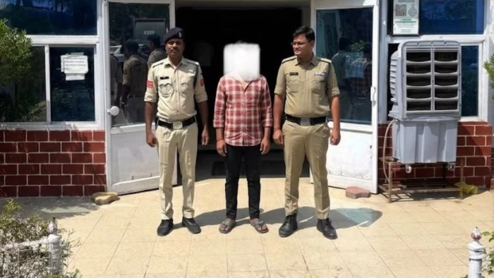 इंस्टाग्राम पर नाबालिग को प्रेमजाल में फंसाकर लाखों रुपये व जेवर हड़पे, देवास पुलिस ने किया गिरफ्तार