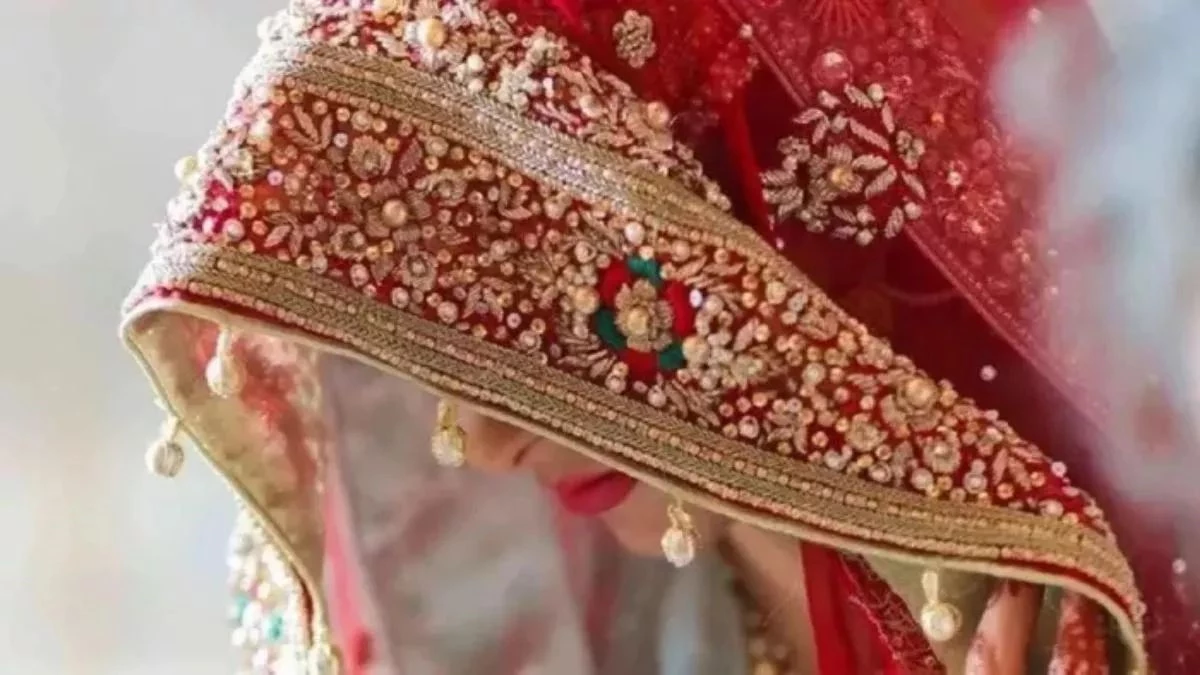 UP News: बरात में नोट उड़ाया पड़ा भारी... दुल्हन ने फेरों से पहले तोड़ी शादी, घायल हो गई मां
