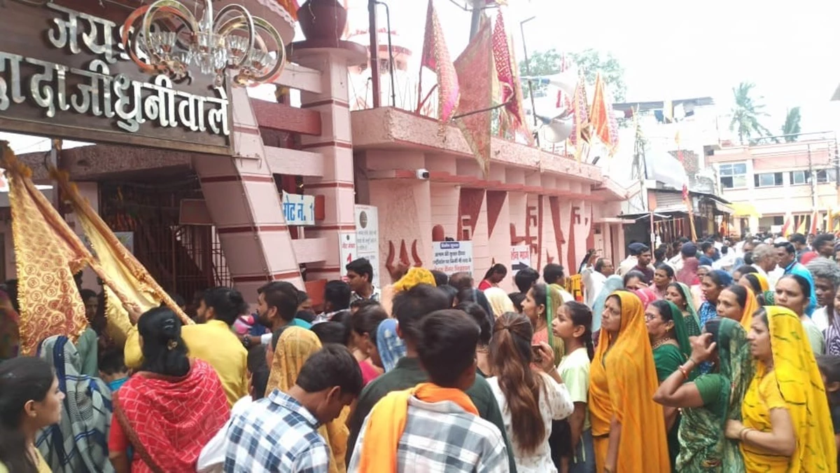 Shri Dada Darbar Khandwa: खंडवा में श्रद्धालुओं के सत्कार में 200 से अधिक स्थानों पर लगे भंडारे, परोसे जा रहे पकवान