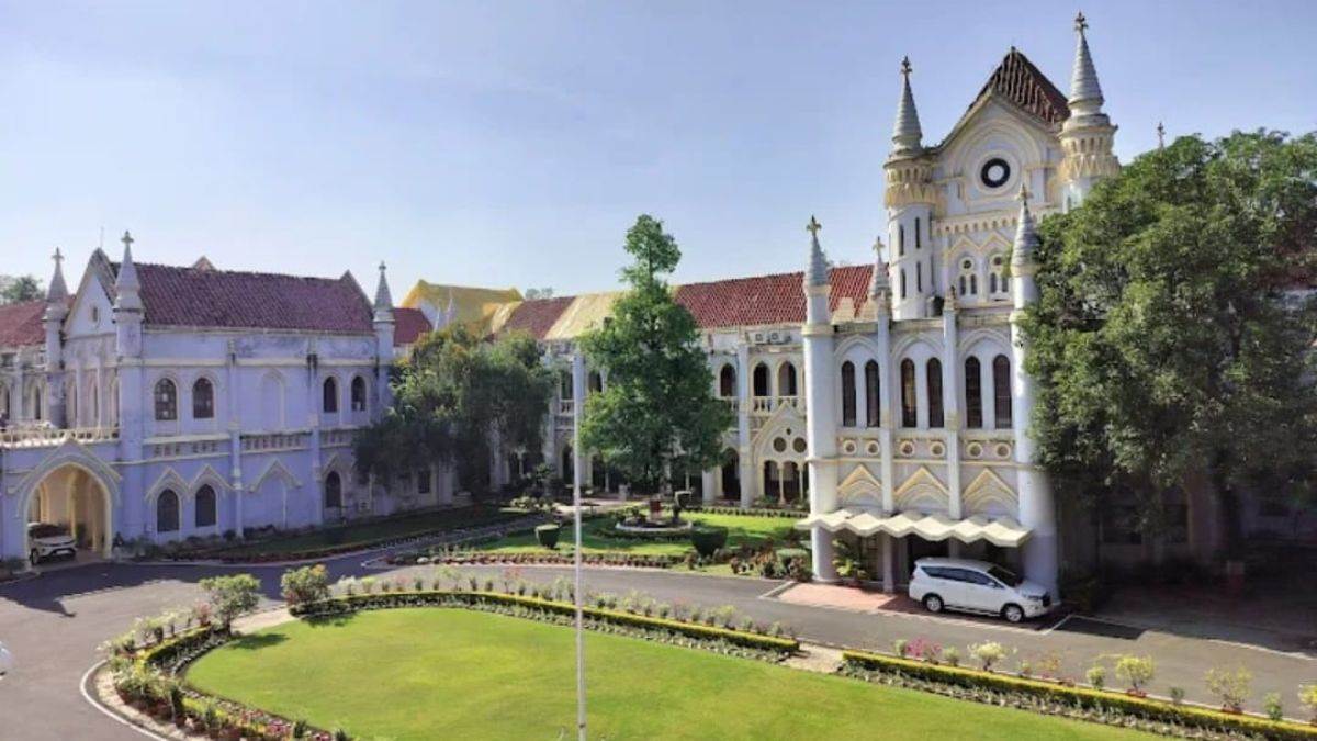 हाई कोर्ट ने कसा शिकंजा, बिना नाम, एनरोलमेंट नंबर और मोबाइल के अब नहीं चलेगी कोर्ट स्लिप