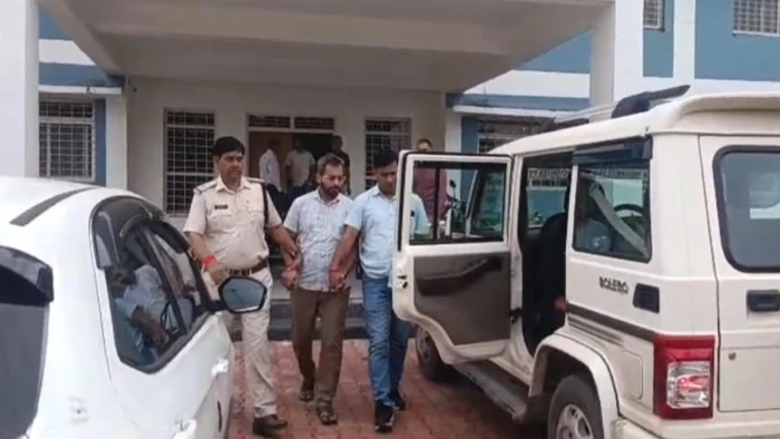 सोशल मीडिया की रिच बढ़ाने के लिए एआई से बनाया हाईकोर्ट की कार्यवाही का फर्जी वीडियो, गिरफ्तार