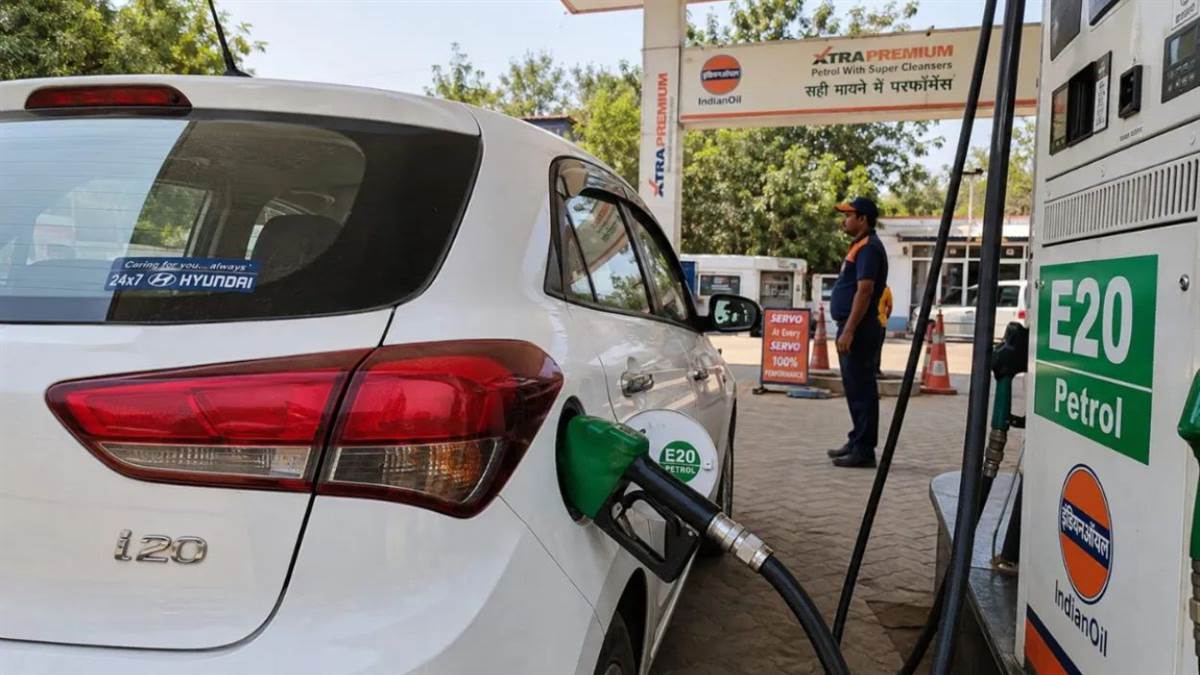 E-20 Petrol: कंपनियों के पोस्टर बता रहे फायदे, मैकेनिक बोले- इंजन और फ्यूल पंप के लिए खतरा