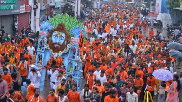 संस्कार कांवड़ यात्रा में मुख्यमंत्री के आगमन से उत्साह, जबलपुर के स्कूलों में अवकाश; बदला यातायात, देखें फोटो