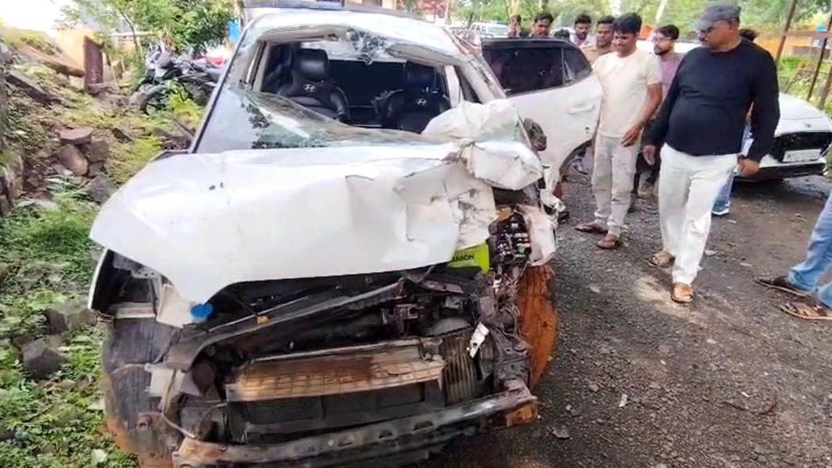 MP के सागर में जैसीनगर थाना प्रभारी की कार पलटी, गंभीर हालत में अस्पताल में चल रहा इलाज