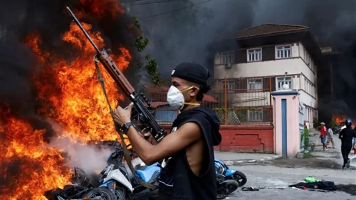 Nepal Crisis: जेल तोड़ने में जुटे आंदोलनकारी...आगजनी के बाद पुलिस से जबरदस्त झड़प; जानिए ताजा हाल