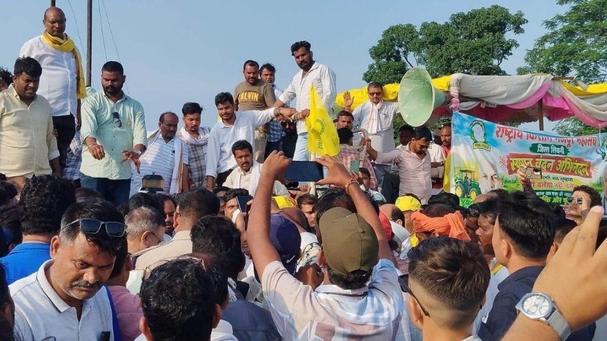 सिवनी में राष्ट्रीय अध्यक्ष कक्काजी की कलेक्टर पर आपत्तिजनक टिप्पणी, कहा- पालतू स्‍वान के गले में बांधेंगे ज्ञापन