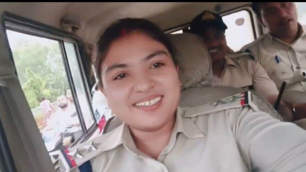 चालान काटने वाली सतना पुलिस खुद भूली सीट बेल्ट, 'वीआईपी ड्यूटी' या सोशल मीडिया के लिए रील