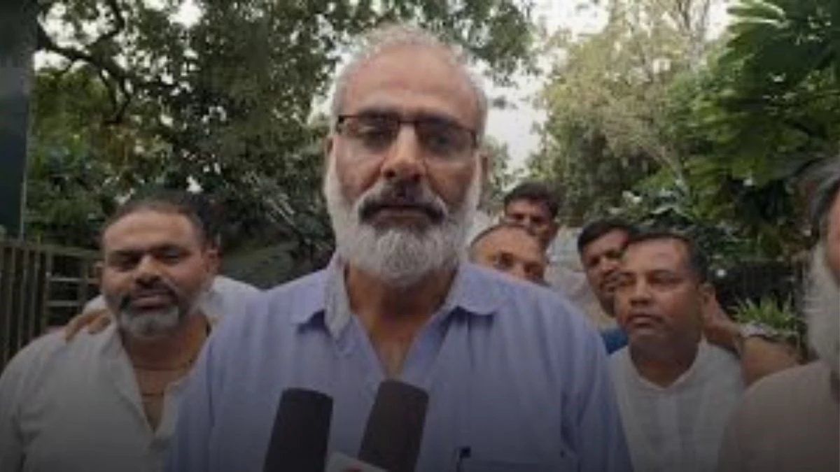 'जनता पर बोझ नहीं बनना चाहता हूं, मेरा इस्तीफा स्वीकार करें...', MP में कलेक्टर को सौंपा त्याग पत्र