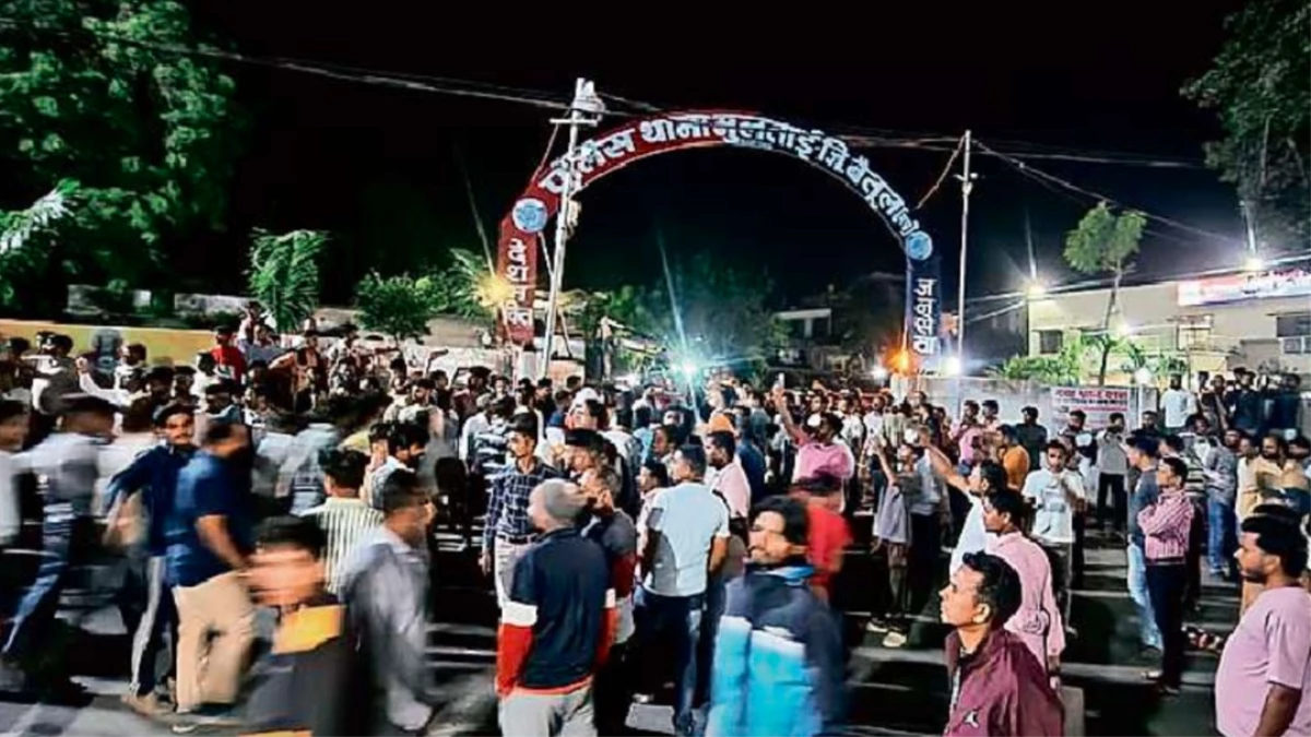 MP में संघ के जिला प्रचारक पर मुस्लिम युवकों का हमला, 30 लोगों पर केस, थाना प्रभारी लाइन अटैच, दो उप निरीक्षक निलंबित