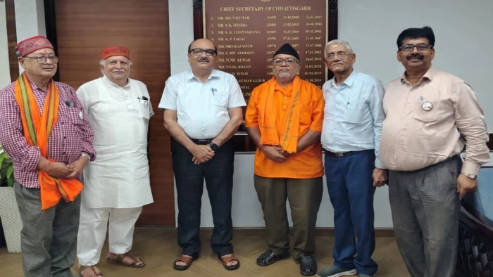 रेल मंत्री का रायपुर दौरा: सीनियर सिटीजंस के किराए की छूट बहाल करने, लोअर बर्थ आवंटन की मांग उठाएंगे पेंशनर्स