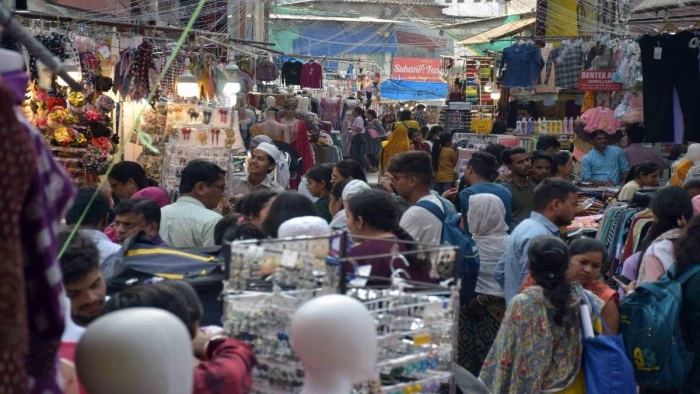 भोपाल में डेढ़ महीने चलेगा खरीदारी का कारोबारी सीजन, गरबा, दशहरा और दीपावली को लेकर बाजारों में बंपर तैयारियां