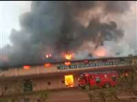 नारायणपुर में लघु वनोपज गोदाम में भीषण आग, 4000 बोरा तेंदूपत्ता जलकर खाक, करोड़ों का नुकसान