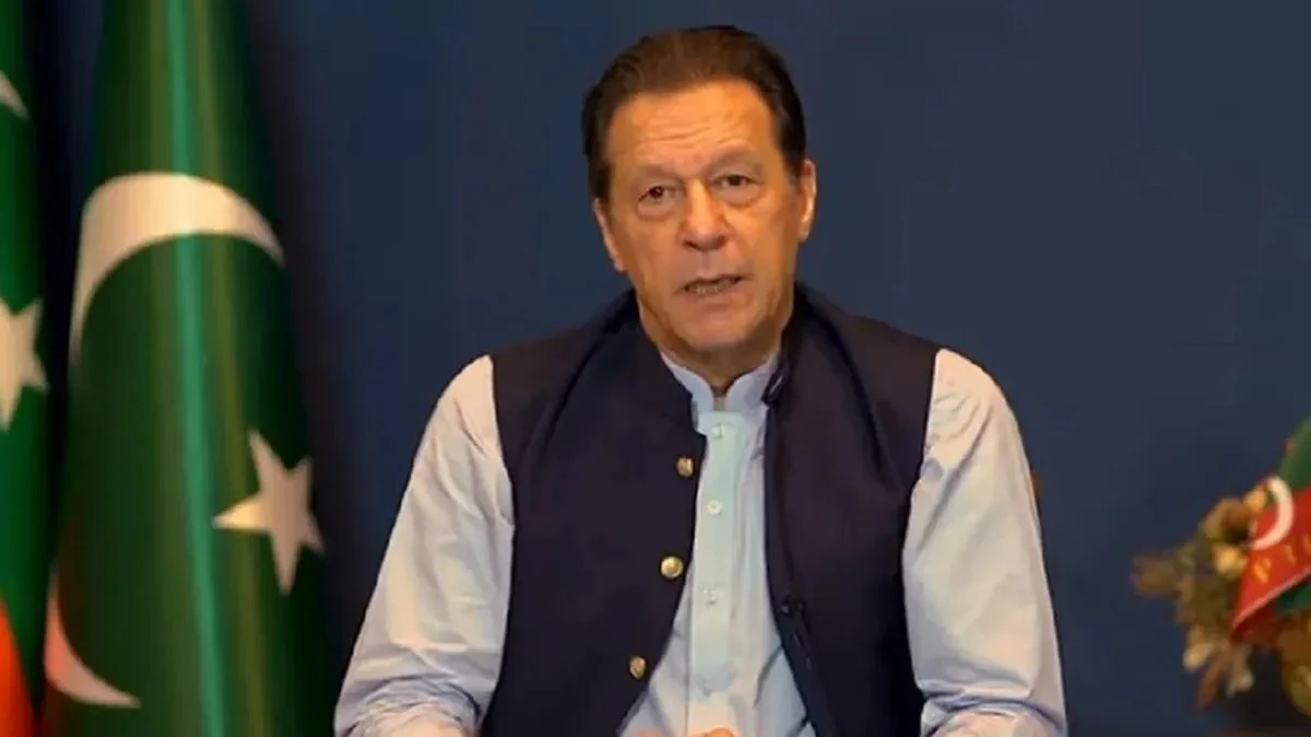 इमरान खान और उनकी पार्टी PTI को बताया दुश्मन देश का हथियार, पाकिस्तान में लगेगा बैन