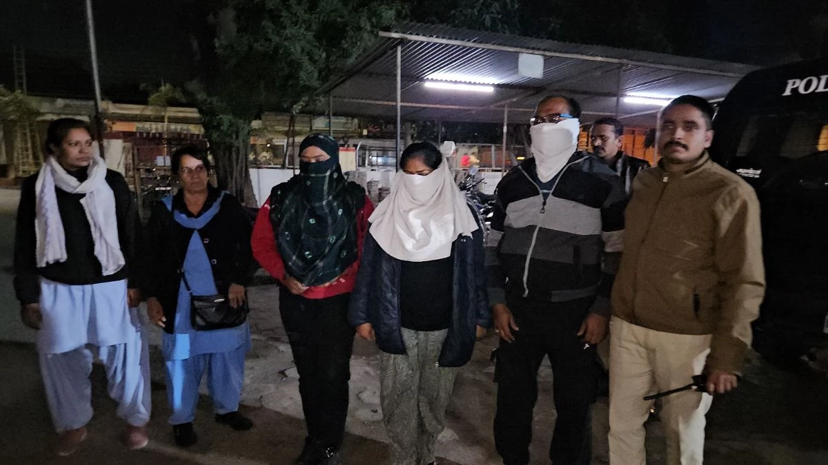 रिहायशी इलाके में चल रहा था 'सेक्स रैकेट', 1200 रुपये में डील, पश्चिम बंगाल की युवती हिरासत में