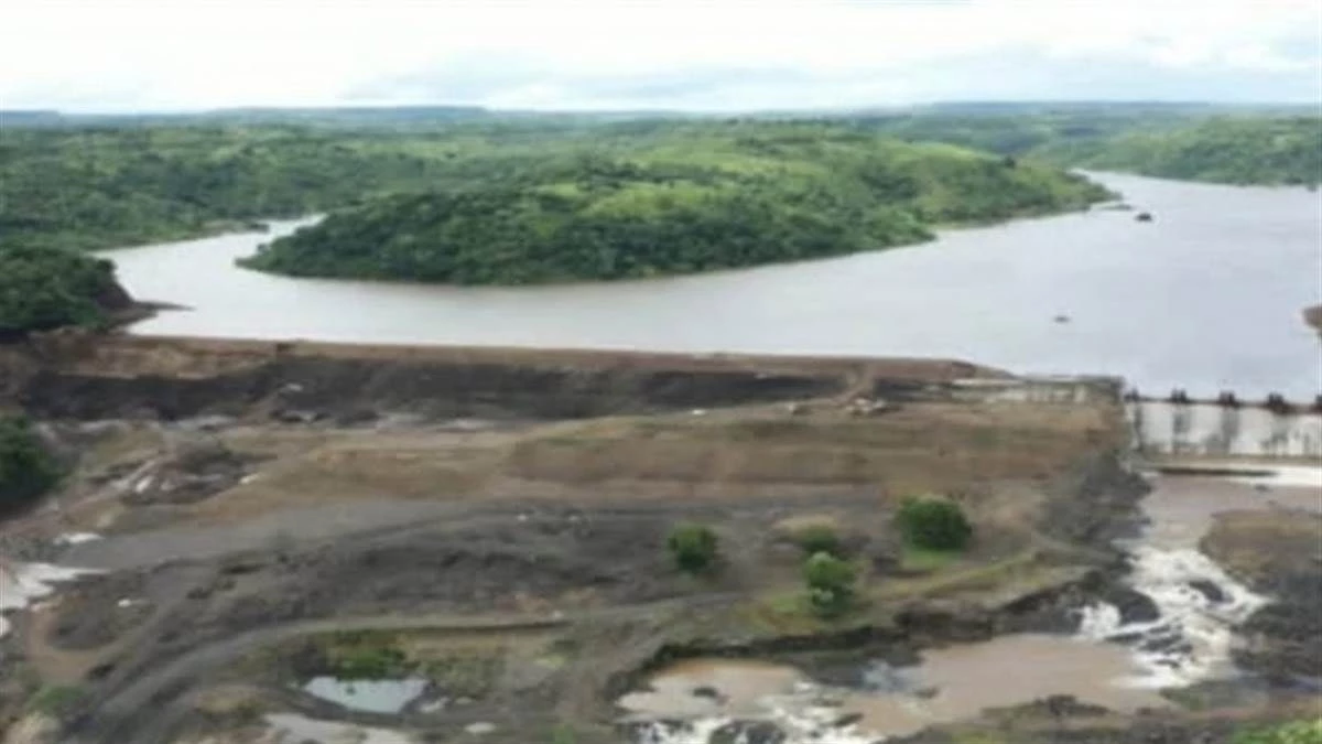 कारम बांध टूटने के मामले में सीई, अधीक्षण यंत्री समेत पांच इंजीनियर दोषी, तीन को मिली क्लीनचिट