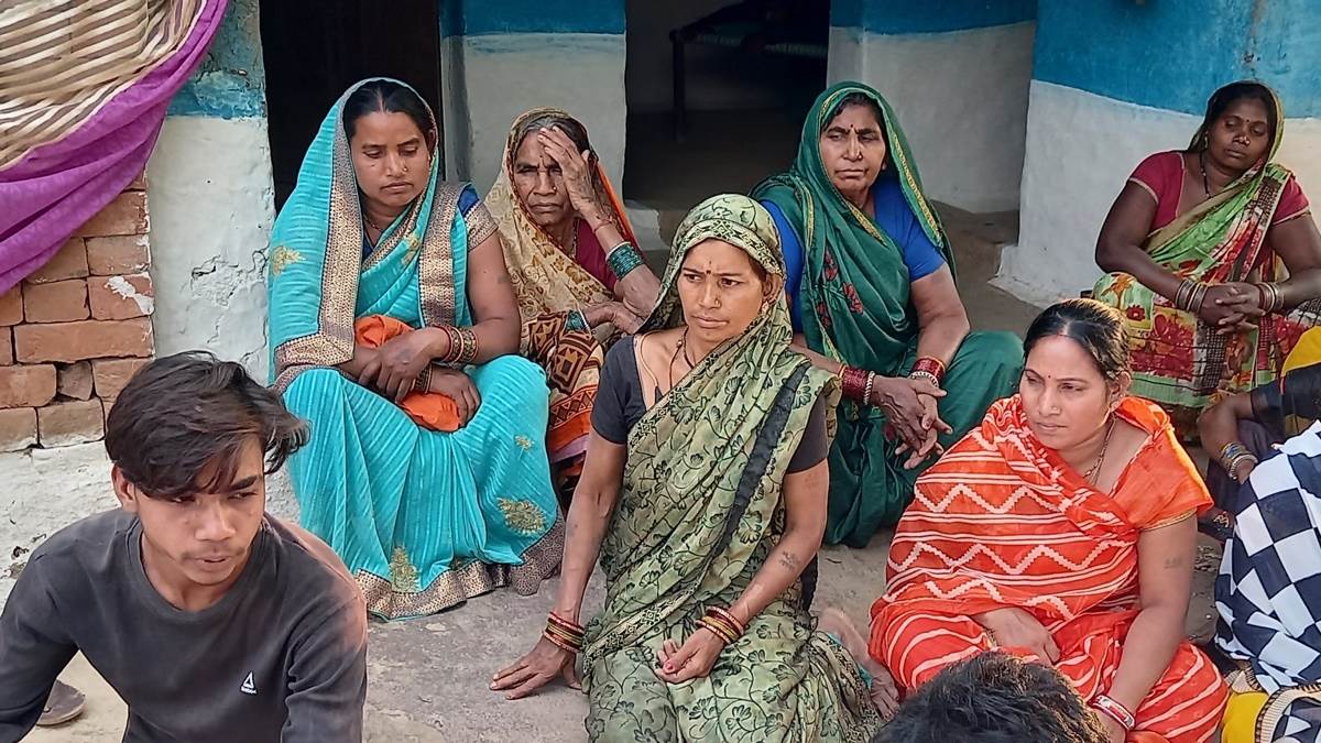 बिरनपुर गांव में हुई हिंसा में मृतक के परिवार को 10 लाख का मुआवजा और सरकारी नौकरी देने का ऐलान