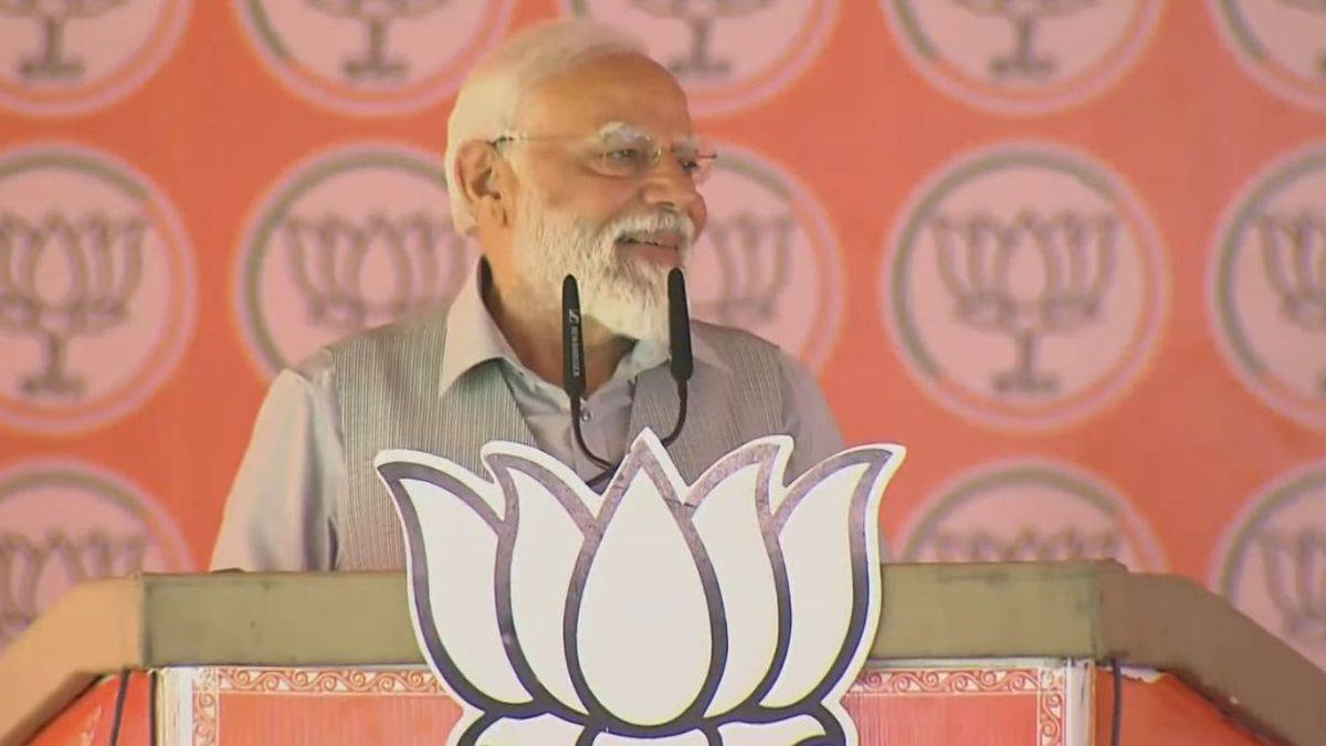 PM Modi LIVE Today: ऋषिकेश में बोले पीएम मोदी- ‘कांग्रेस मां गंगा के अस्तित्व पर सवाल उठाती है, जनता सबक सिखाएगी’