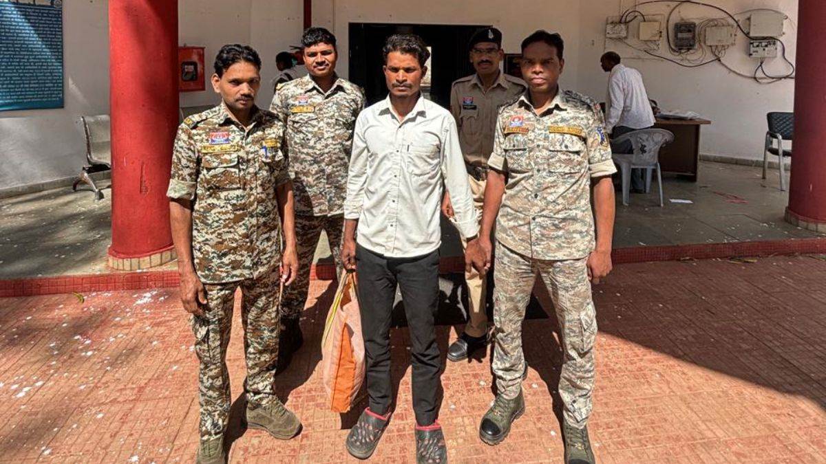 बलरामपुर में कलयुगी बेटा: मवेशियों ने खाया टमाटर तो पिता को पीट-पीटकर बेरहमी से मार डाला