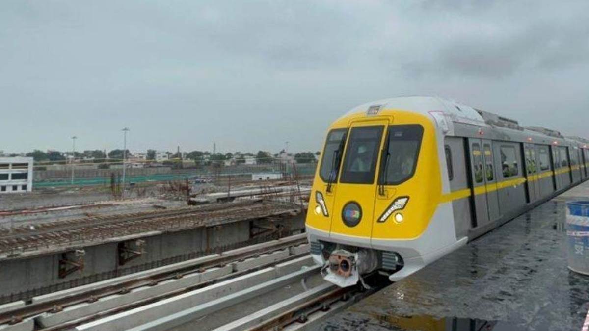 इंदौर मेट्रो में सफर करने वालों को अब मिलेगा क्यू आर कोड वाला टिकट