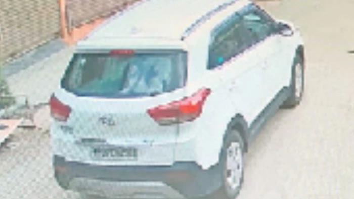 ग्वालियर में 6वीं की छात्रा के अपहरण की कोशिश, बदमाश बोले- कार में बैठेगी, शोर मचाने पर भागे