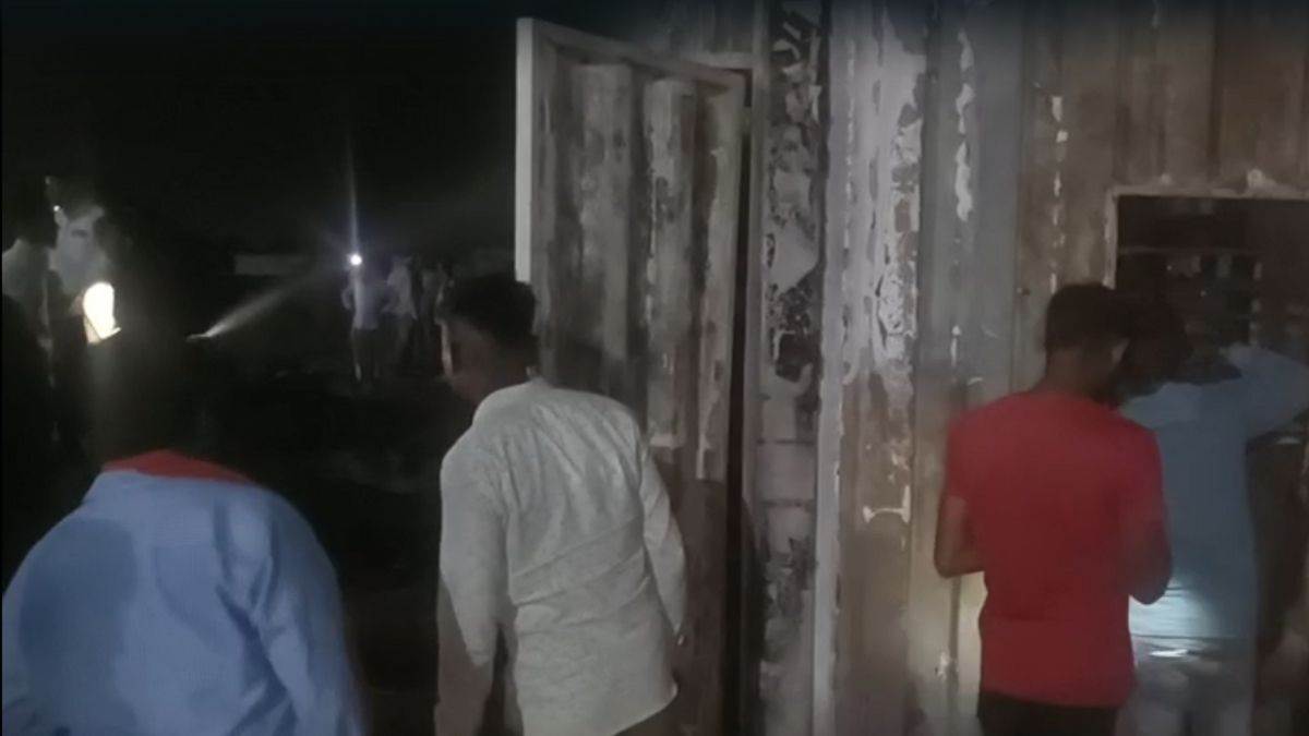 रायपुर में UP के 2 मजदूरों की जिंदा जलकर मौत, खाना बनाते समय कंटनेर में सिलेंडर फटा