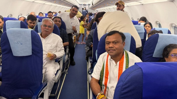 छत्तीसगढ़ में खराब मौसम... दिल्ली-रायपुर इंडिगो फ्लाइट नागपुर डायवर्ट, पूर्व सीएम बघेल समेत कई दिग्गज नेता थे सवार