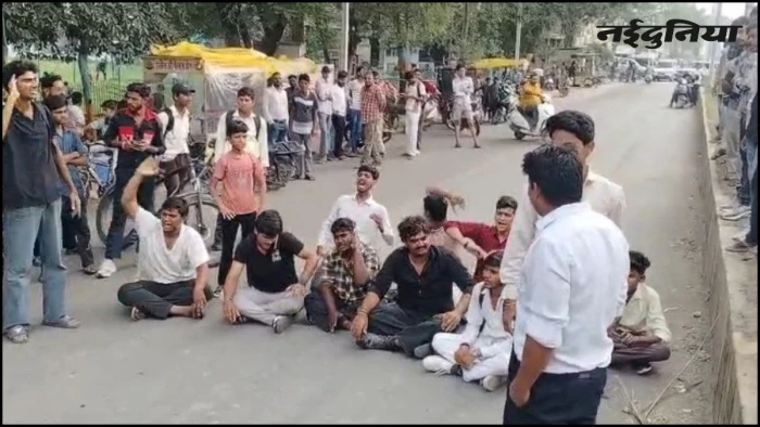 उज्जैन में छात्र-शिक्षक विवाद... छात्र को घसीटकर पीटने वाले शिक्षक ने मांगी माफी, अंग्रेजी न आने पर शिक्षिका ने किया था अपमानित