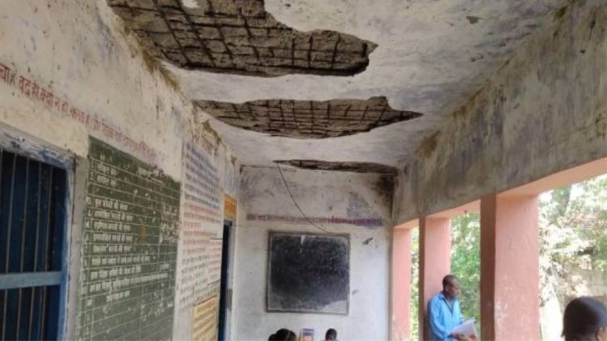 ग्वालियर के 429 सरकारी स्कूल भवन जर्जर, 220 में पढ़ाई करना खतरनाक, शासन को भेजी रिपोर्ट