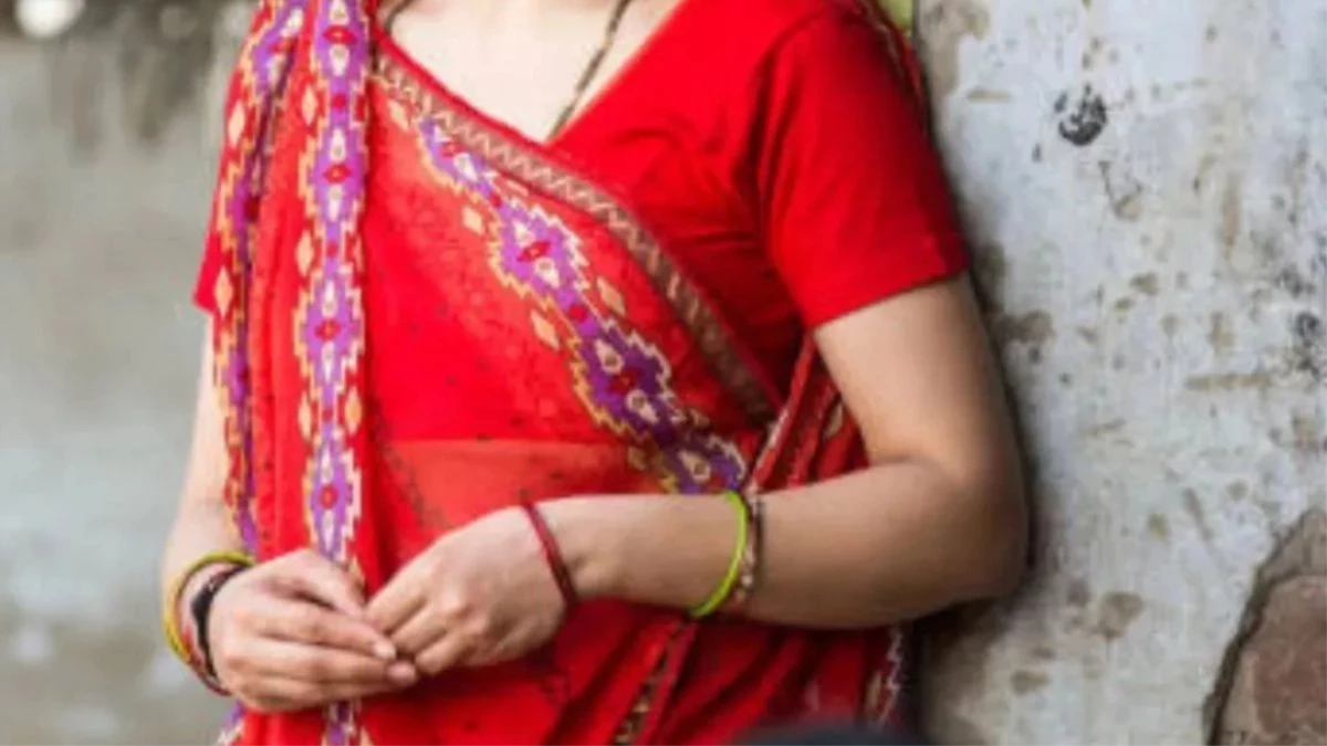 पहले पति-बेटे को छोड़ प्रेमी के साथ असम से आगरा भागी महिला, फिर आशिक उसे मुरैना में छोड़कर भागा