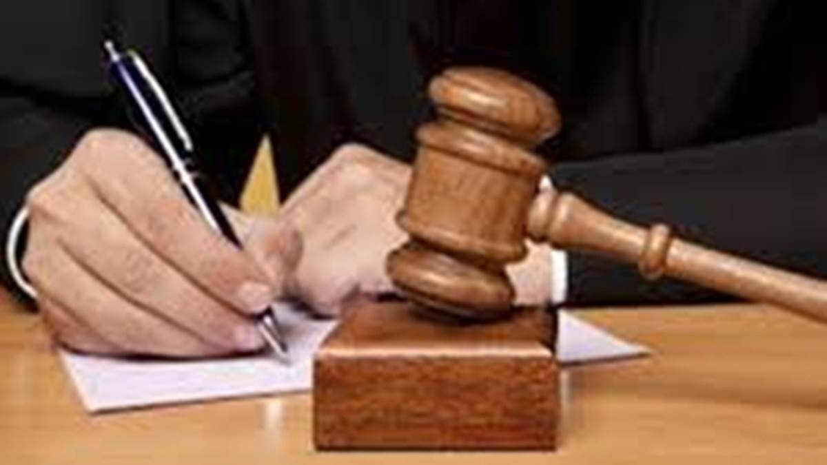 बीकाम में 'बिजनेस इकोनामिक्स' पढ़ने वाले कला शिक्षक के लिए पात्र नहीं, छत्तीसगढ़ हाई कोर्ट ने चार नियुक्तियां की रद