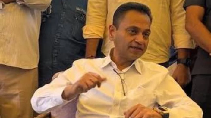 पूर्व सांसद नकुल नाथ के विमान का इंजन फेल, प्रदेश कांग्रेस प्रभारी हरीश चौधरी भी थे सवार