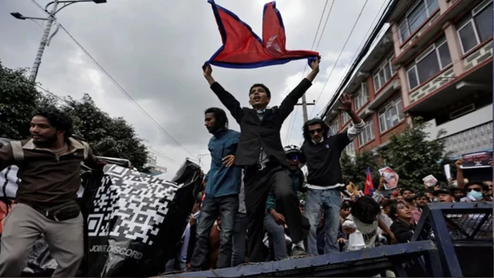Nepal Protest: विरोध प्रदर्शन का फायदा उठा रहे कैदी, जेल से 7 हजार फरार, पांच किशोरों को सुरक्षाकर्मियों ने मारी गोली