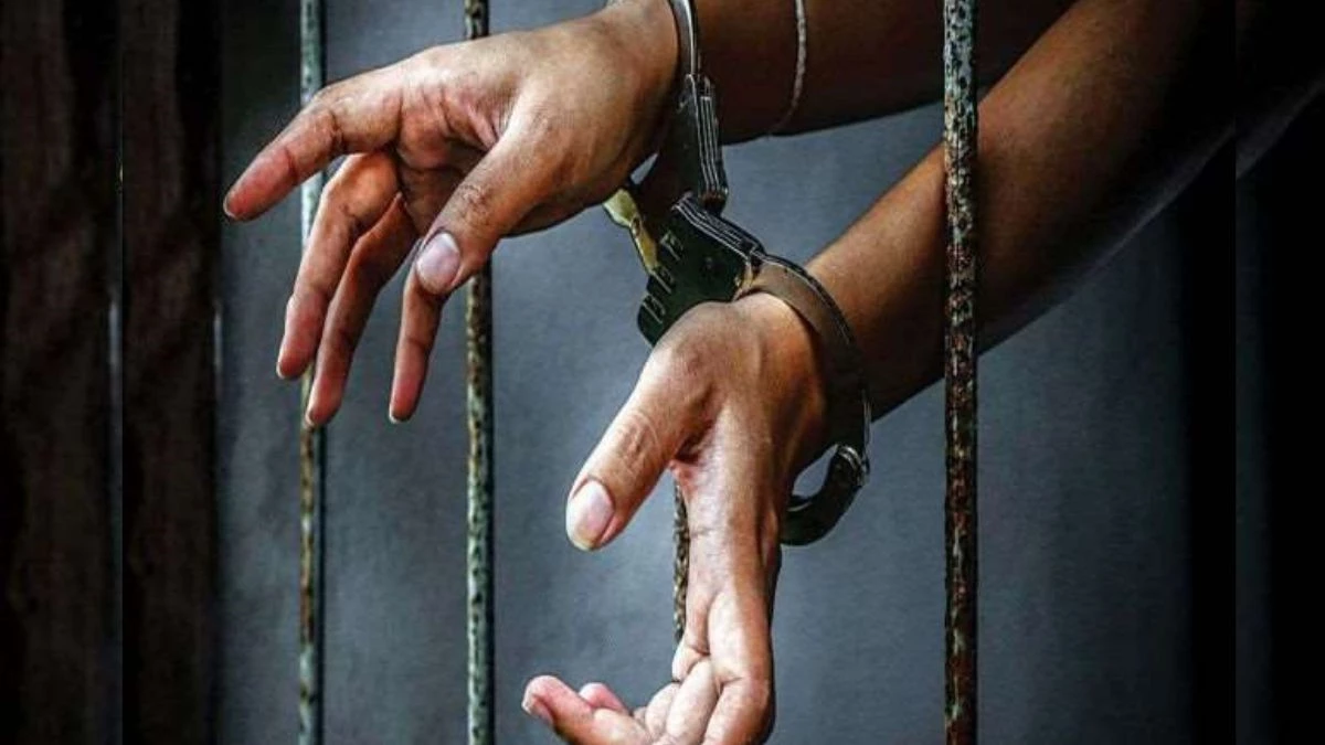 बहू ने फावड़े से की सास और बेटी की दर्दनाक हत्या, बाड़ी में पड़े गोबर में छिपाई लाश; ऐसे खुला राज