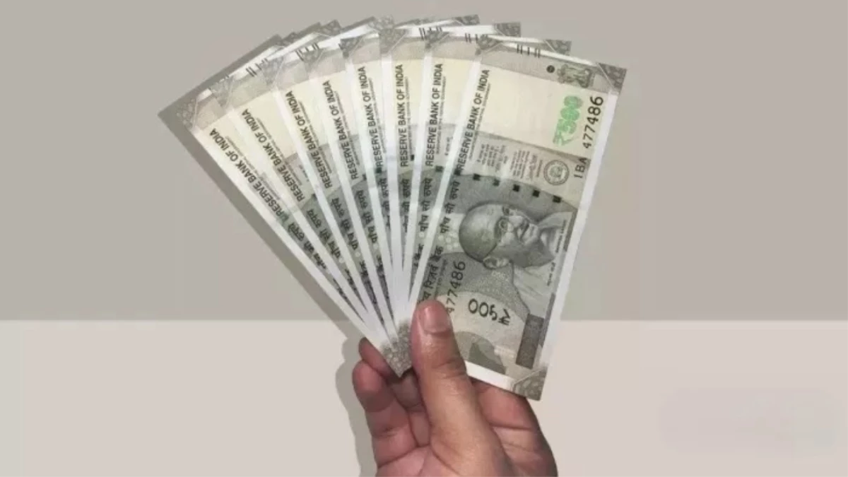 किसान के 50,000 रुपये बाइक डिक्की से दिनदहाड़े हुए चोरी, बैंक से पैसा निकालकर फोटो कॉपी कराने गया था