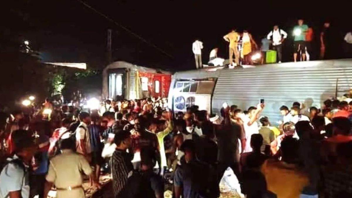 Bihar Train Accident: बिहार में नॉर्थ ईस्ट एक्सप्रेस के 6-7 डिब्बे पटरी से उतरे, हादसे में 4 की मौत, आनंद विहार से कामाख्या जा रही थी ट्रेन