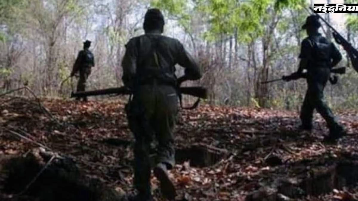 60 लाख के इनामी 3 माओवादियों ने किया सरेंडर, करीब 30 सालों से थे अंडरग्राउंड