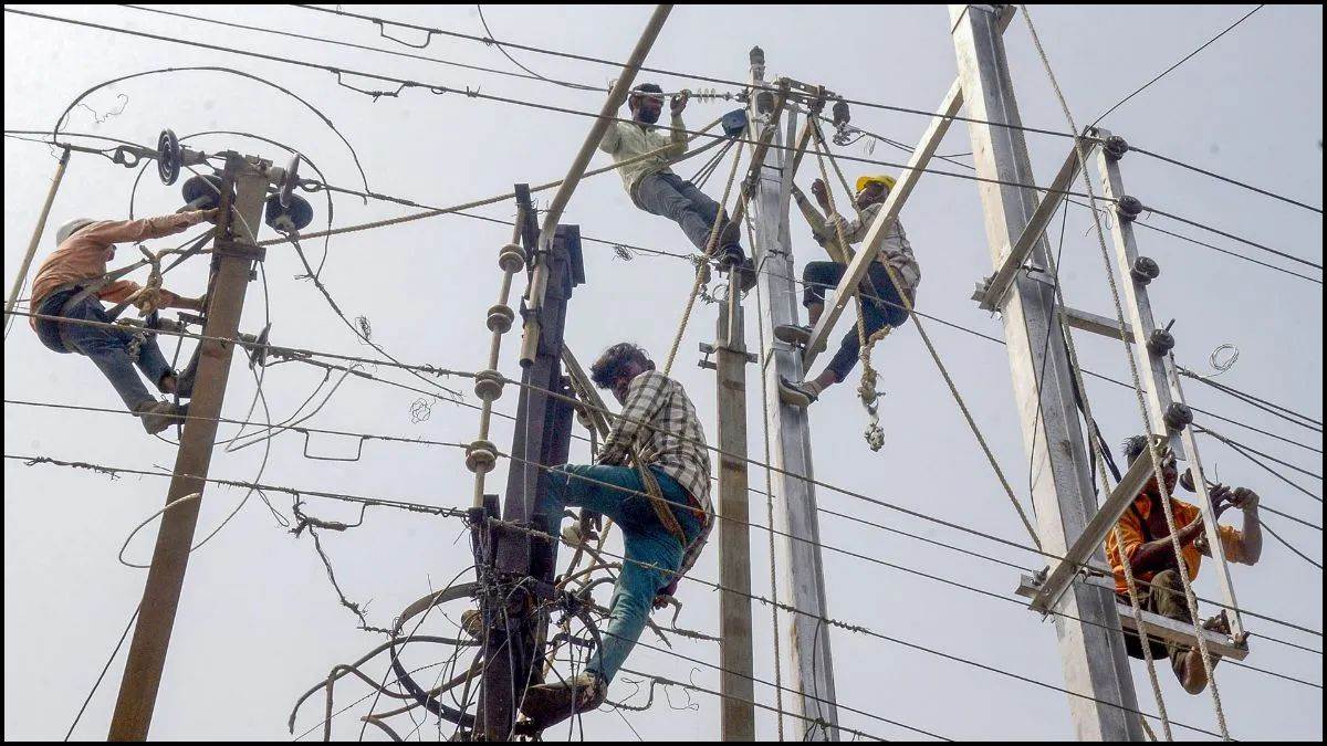 छत्तीसगढ़ में बिजली मरम्मत व्यवस्था निजी हाथों में देने की तैयारी; 1,200 करोड़ का टेंडर जारी, रोजगार पर संकट की आशंका