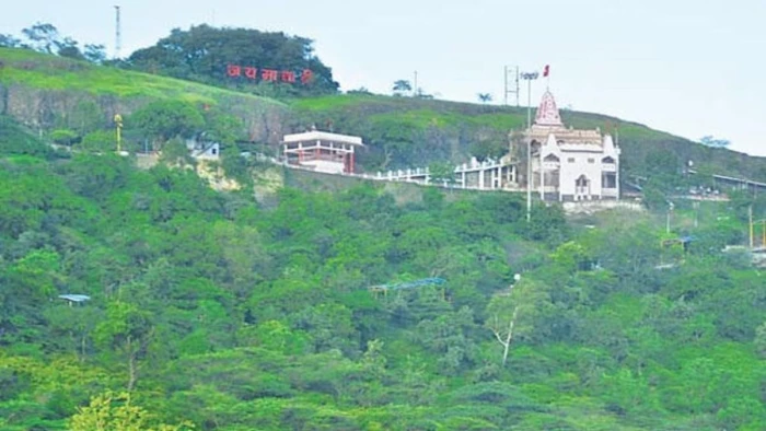 नवरात्र विशेष : कालिदास की तलाश में देवास आया विश्वविख्यात उपन्यासकार, देवी की पहाड़ी पर लिख गया किताब