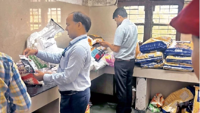 भोपाल के MANIT में मेस का खाना खाने से 40 छात्र बीमार, शारदा अस्पताल में कराए गए भर्ती