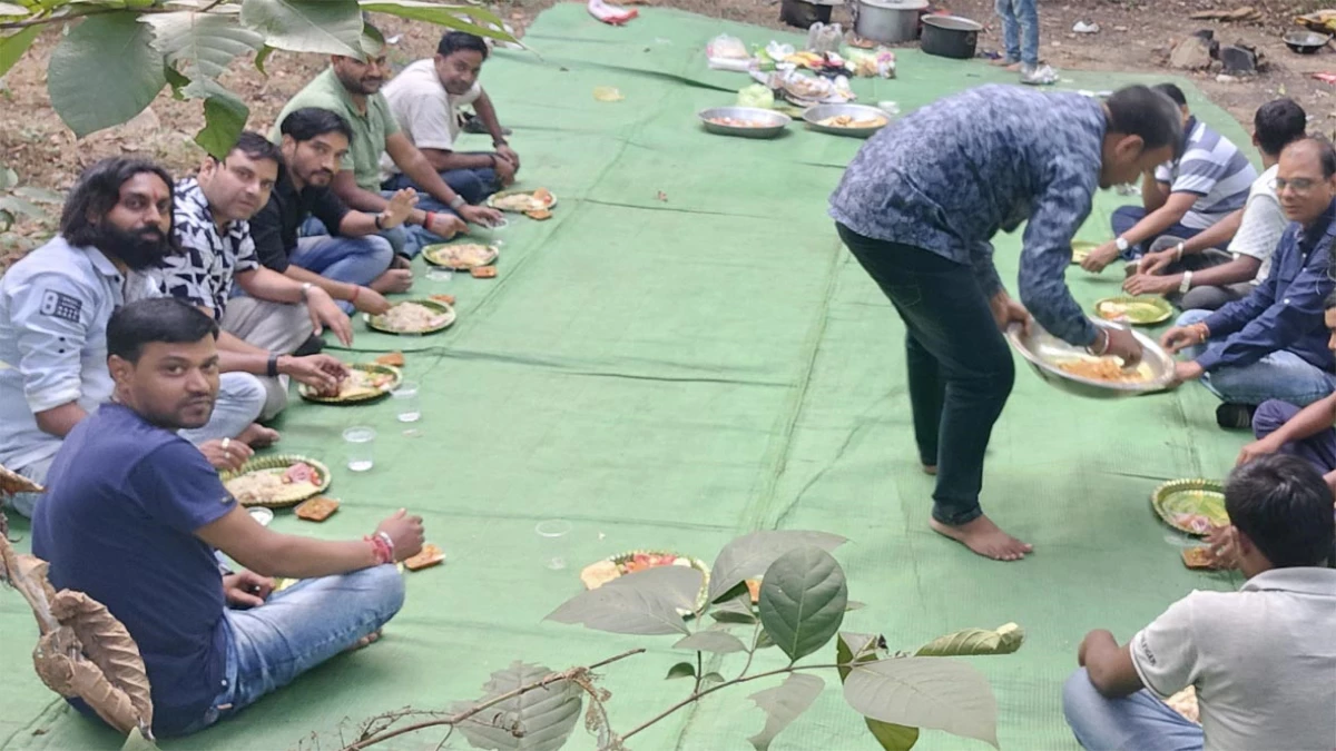 आंवला नवमीं के साथ वनभोज का सिलसिला शुरू